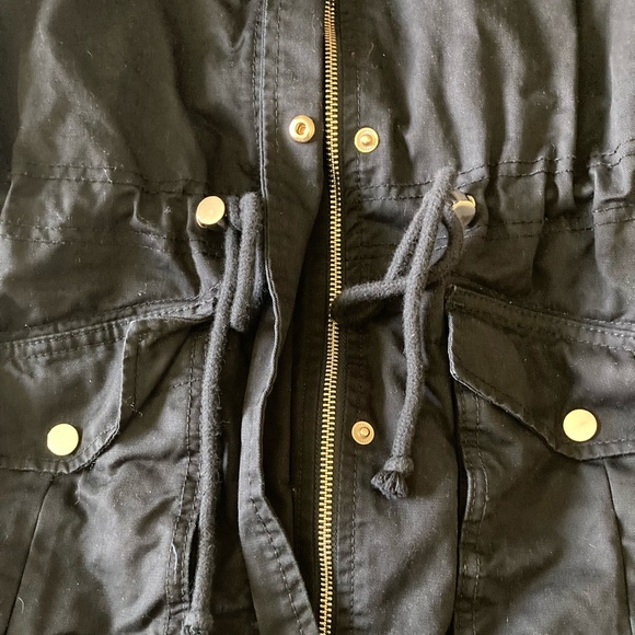 H & M Deleted Brand Winter Coat ~ Like New! - Picture 2 of 7
